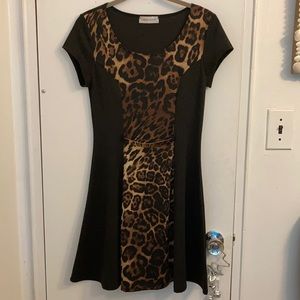 Black dress with leopard accent S